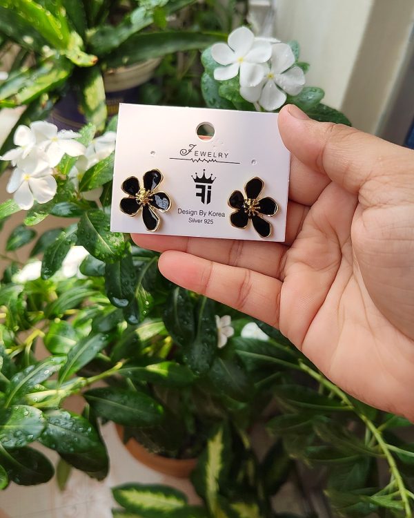 Black Enamel Flower Stud Earrings - Sira Elegance