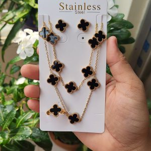 Trèfle Noir Necklace Set