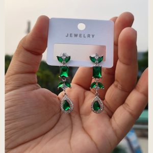 Emerald-green crystal drop earrings in silver-tone — Sira Elegance